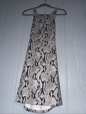 Express Snake-Print Reptile Cover - Black & Silver